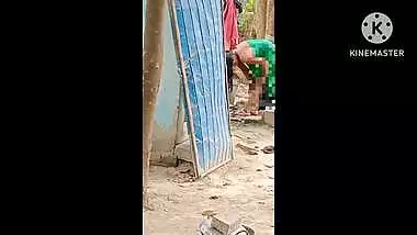 Neighbor bhabhi outdoor nude bath dress change