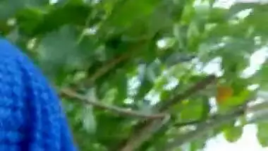 Doggystyle Desi sex outdoors MMS video