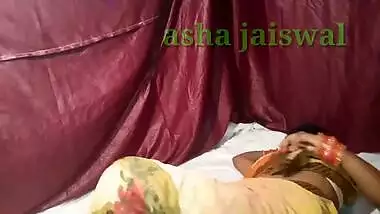 Desi whore's husband doesn't know that she and devar are XXX partners