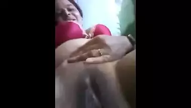 mature desi village house wife pussy fingering and squirting by self