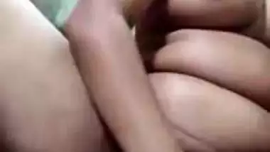 Big boob desi nude lady masturbates and moans