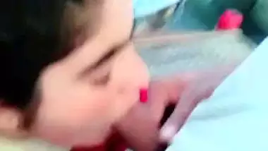 Girl sucks stepfather’s dick in Pakistan sex video