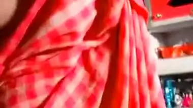 Cute Desi Girl Shows Her Boobs and Pussy