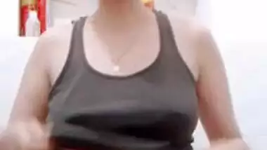 Hot girl nude MMS video to make you horny