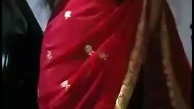 Meri bri didi saree kholke apni fuddi chut bur dikhte hue