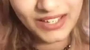 Indian sexy XXX girl showing her beautiful boobs on cam