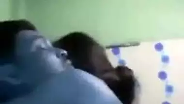 Skinny Desi girl lets boyfriend make MMS video during XXX coupling