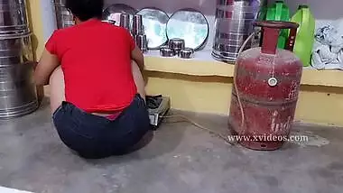 MMS video of Desi guy fucking village girl's welcoming XXX bush