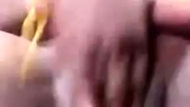 South Indian milf masturbates like a slut