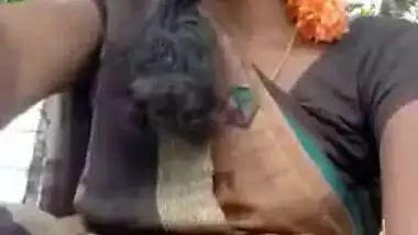 Telugu wife showing her ass and pussy outdoors