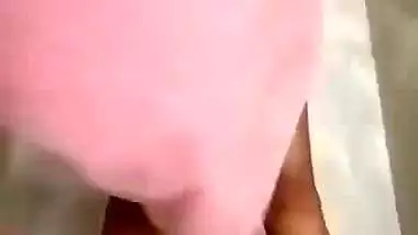 Nude Tamil lady records her desi nude MMS for fun