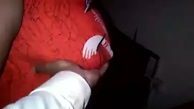 Desi house wife Shanthi big mangoes exposed by hubby