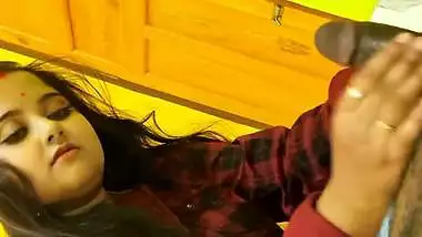 Desi bhabhi shaking dick of husband till cumming