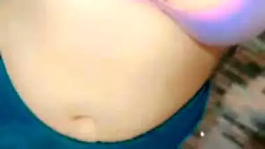 Beautiful Indian randi exposing her soft nipple