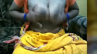 Bhabi Opening Blouse Hooc And Tease
