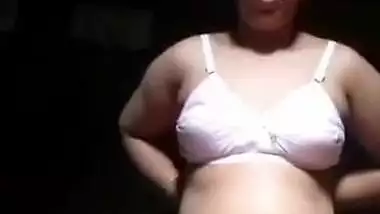 desi aunty hot boobs and pussy show