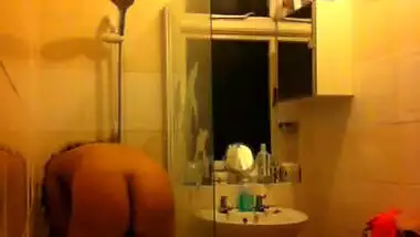 Hot Uk Nri Babe Shower-2